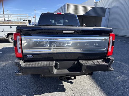 Used 2024 Ford F250 Platinum image 6
