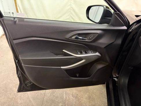 Used 2024 Chevrolet Trax RS w/ Driver Confidence Package FWD image 27