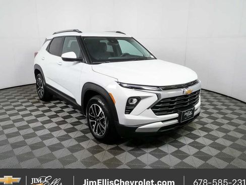 Certified 2025 Chevrolet TrailBlazer LT AWD/4WD image 24