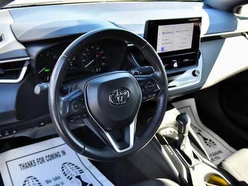 Used 2024 Toyota Corolla SE w/ SE Package image 16