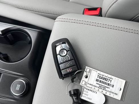 New 2026 Ford Explorer Active w/ Active Comfort Package image 13