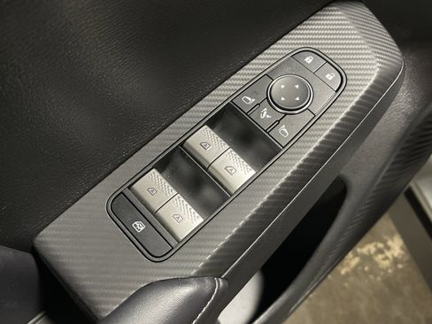 Used 2024 Mitsubishi Outlander SE image 8