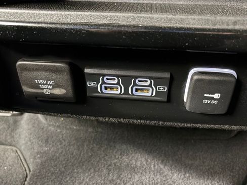 Used 2023 Jeep Wagoneer 2WD image 35