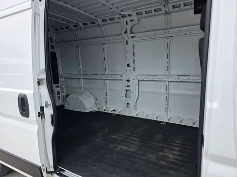 Used 2023 RAM ProMaster 2500 FWD image 11