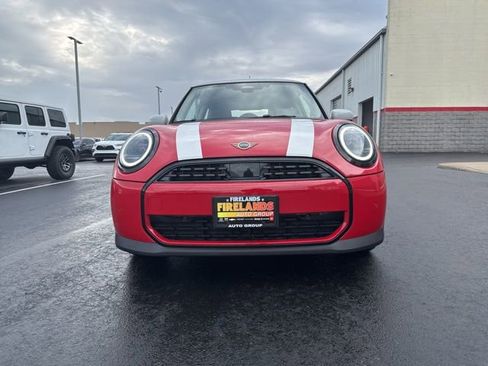 Used 2025 MINI Cooper 2-Door Hardtop FWD image 2
