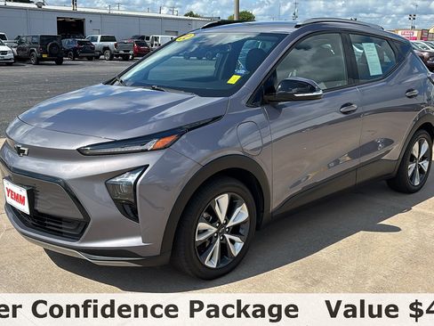 Used 2022 Chevrolet Bolt EUV LT w/ Convenience Package image 4