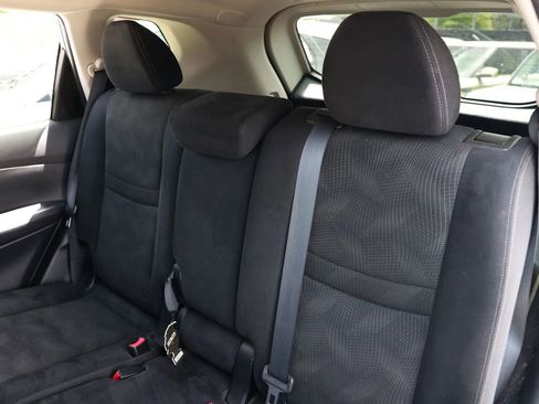 Used 2014 Nissan Rogue SV w/ SV Moonroof Package FWD image 16