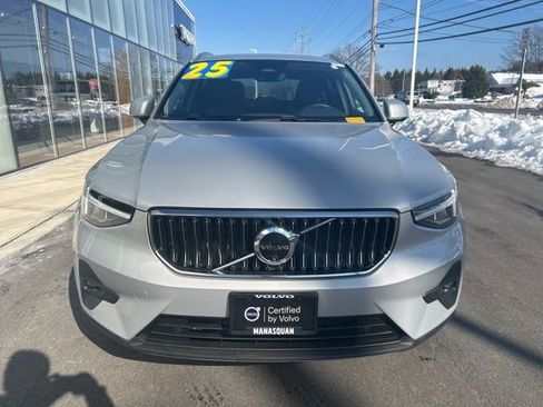 Certified 2025 Volvo XC40 B5 Plus AWD/4WD image 7