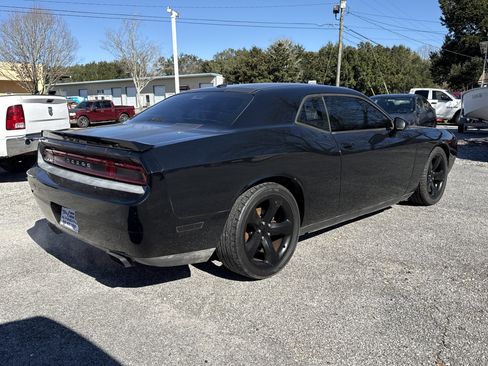Used 2014 Dodge Challenger R/T w/ Blacktop Package image 5