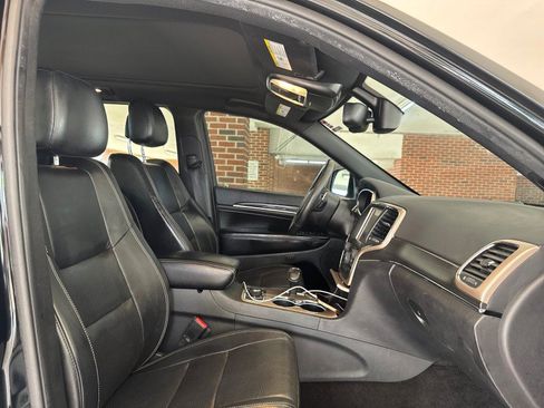 Used 2015 Jeep Grand Cherokee Limited w/ Luxury Group II AWD/4WD image 26