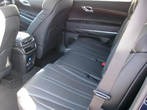 Used 2024 Genesis GV80 2.5T image 9