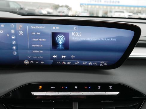 Used 2025 Buick Enclave Preferred image 22