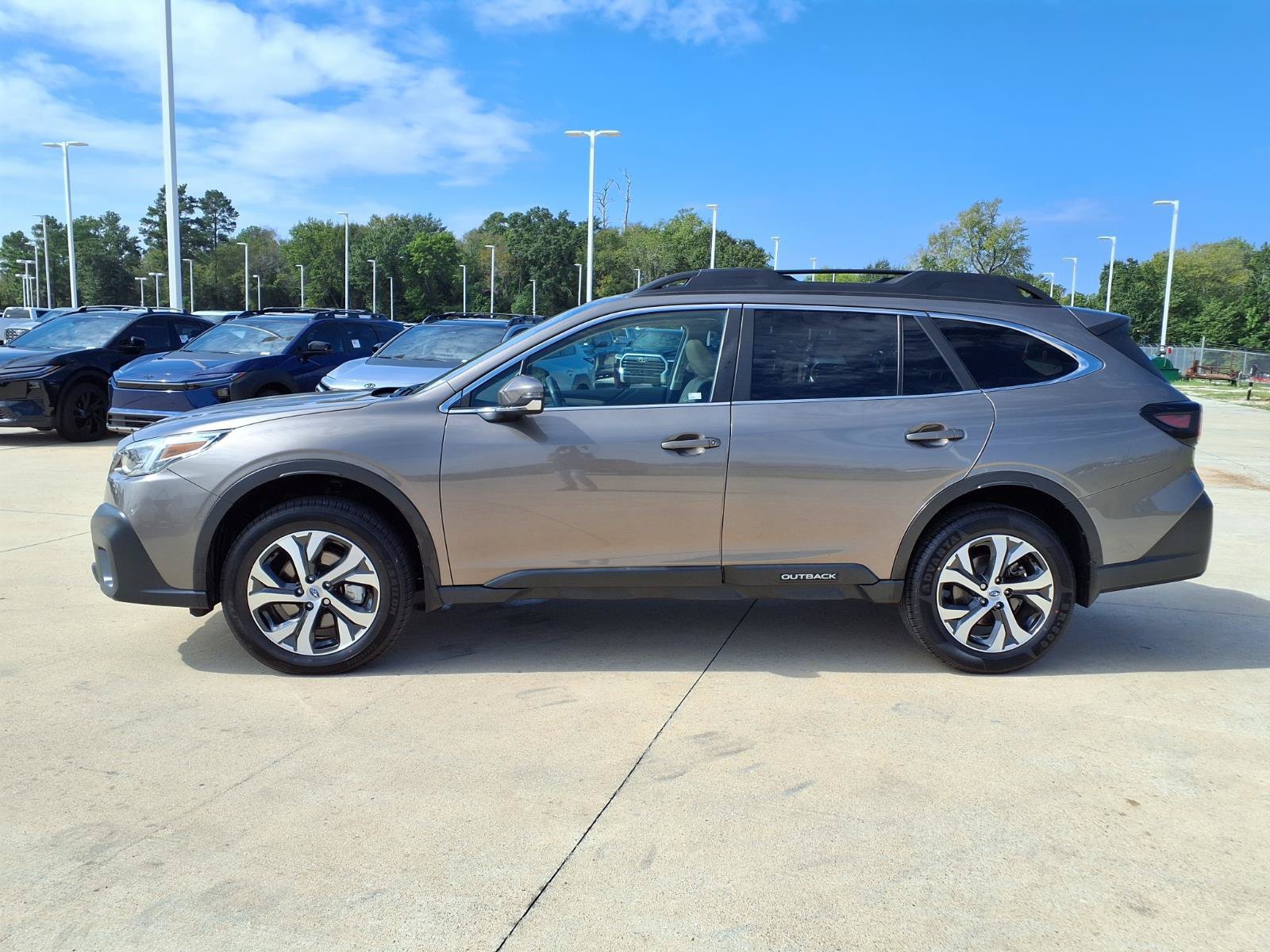 Used 2021 Subaru Outback Limited w/ Popular Package #2 AWD/4WD image 9
