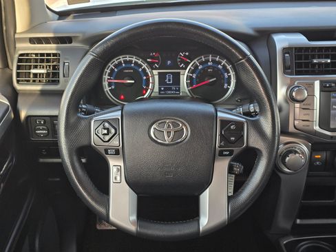 Used 2014 Toyota 4Runner SR5 AWD/4WD image 15