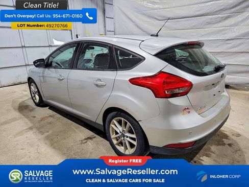 Used 2015 Ford Focus SE w/ Reverse Sensing Package image 3
