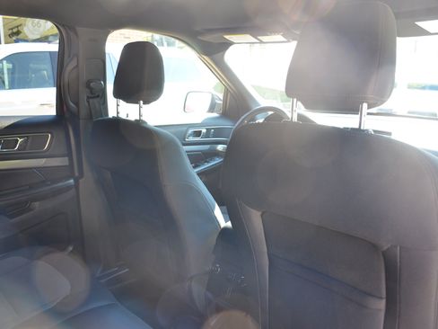 Used 2018 Ford Explorer XLT w/ Equipment Group 201A AWD/4WD image 37