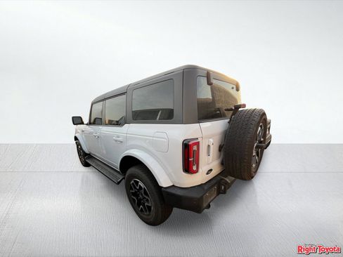 Used 2025 Ford Bronco Outer Banks AWD/4WD image 3