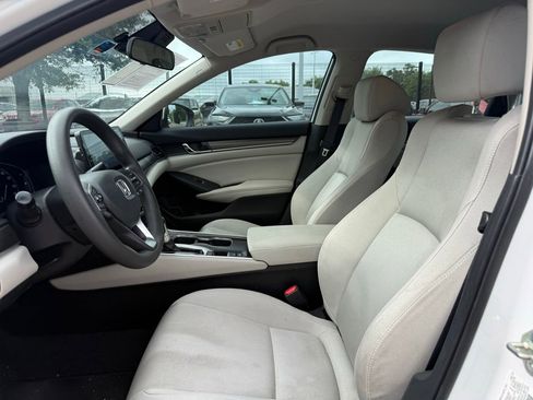 Used 2018 Honda Accord LX image 9