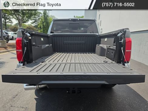 Used 2025 Toyota Tacoma Limited AWD/4WD image 12