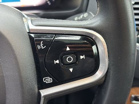 Certified 2023 Volvo XC90 B6 Plus AWD/4WD image 17