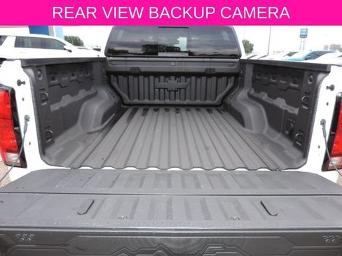 Used 2026 Chevrolet Colorado ZR2 w/ Technology Package AWD/4WD image 13