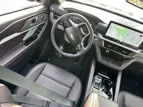 Used 2025 Ford Explorer Platinum w/ LUX Leather Package image 18