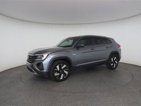 Used 2024 Volkswagen Atlas Cross Sport SE image 4