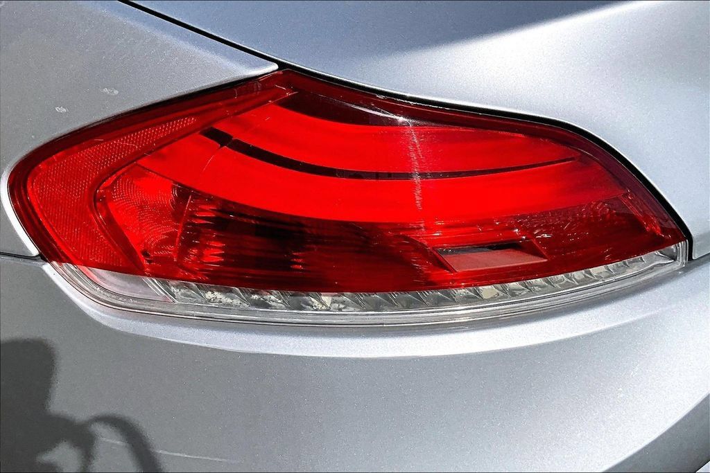 Used 2011 BMW Z4 sDrive35i RWD image 26