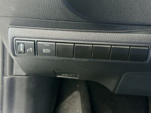 Used 2025 Toyota Corolla LE image 16