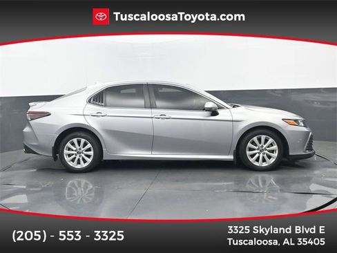 Used 2021 Toyota Camry LE image 1
