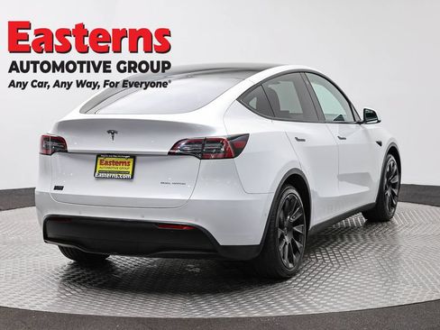 Used 2022 Tesla Model Y Long Range AWD/4WD image 5