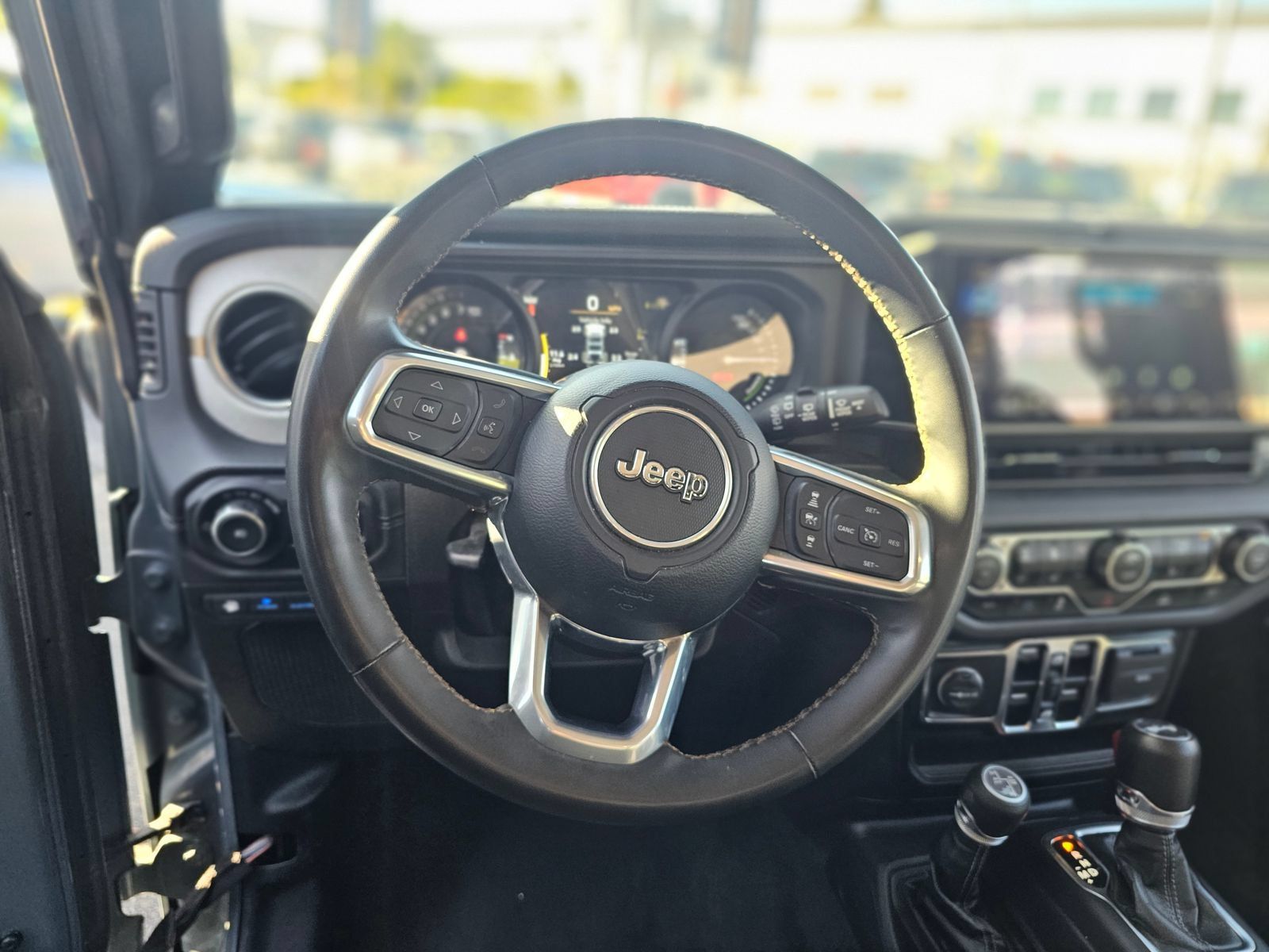 Used 2024 Jeep Wrangler Unlimited Sahara AWD/4WD image 31