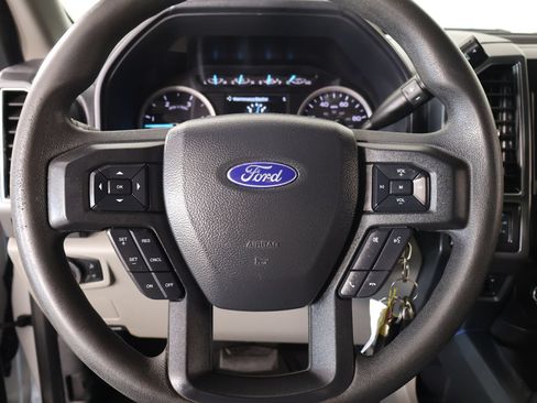 Used 2022 Ford F250 XLT w/ XLT Premium Package AWD/4WD image 3