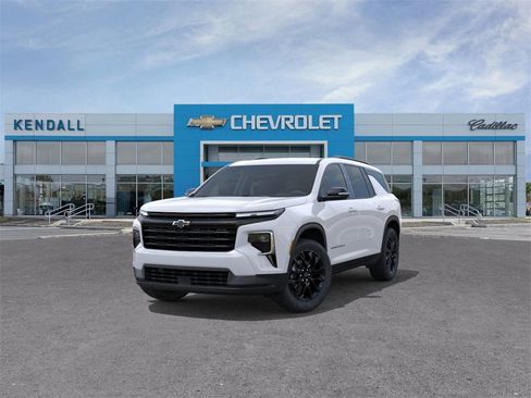 New 2026 Chevrolet Traverse LT image 8