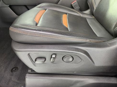 Used 2024 GMC Sierra 2500 AT4 w/ AT4 Premium Plus Package image 28