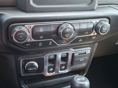 Used 2023 Jeep Wrangler Sport AWD/4WD image 17