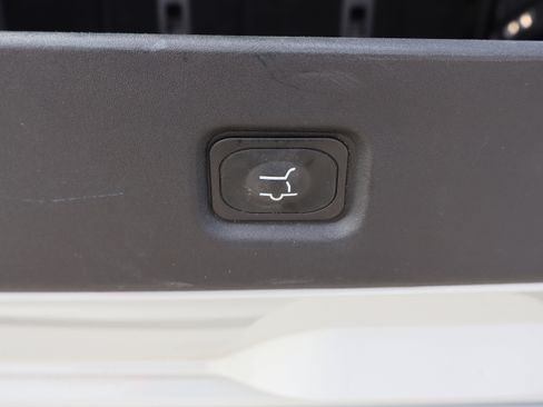 Used 2025 Ford Expedition Platinum image 36