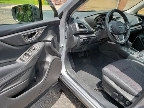 Used 2021 Subaru Forester Premium AWD/4WD image 4