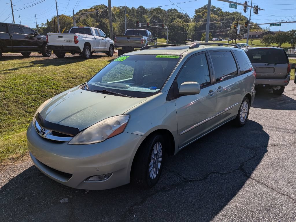 Used 2007 Toyota Sienna XLE Limited w/ XLE Limited PKG 3 FWD image 1