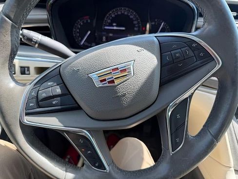 Used 2017 Cadillac XT5 Luxury w/ Driver Awareness Package FWD image 7