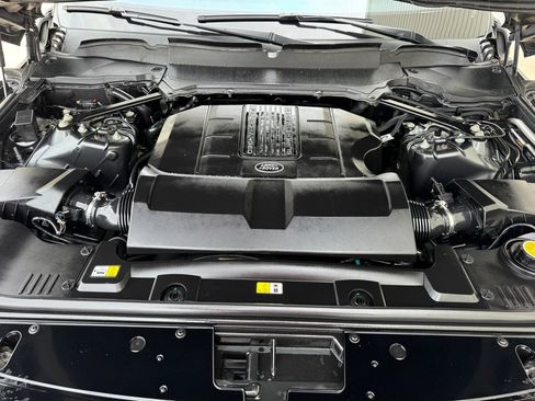 Used 2019 Land Rover Range Rover HSE image 28