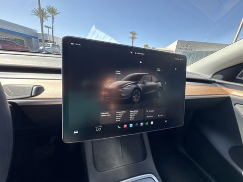 Used 2024 Tesla Model Y Long Range AWD/4WD image 13