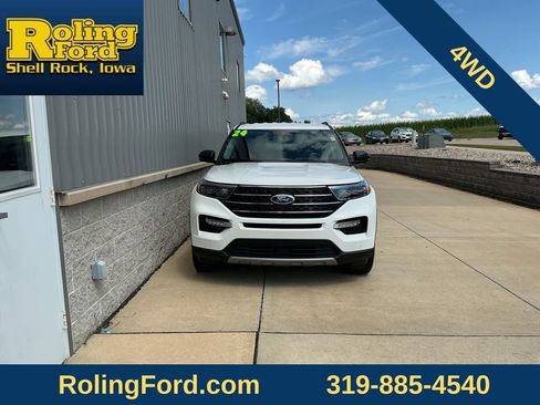 Used 2024 Ford Explorer XLT w/ Equipment Group 202A AWD/4WD image 4