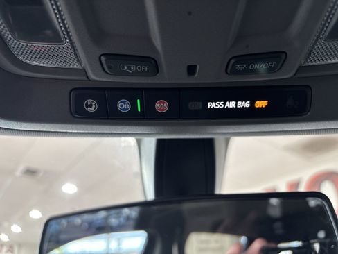 Used 2022 Chevrolet Silverado 1500 Custom image 16