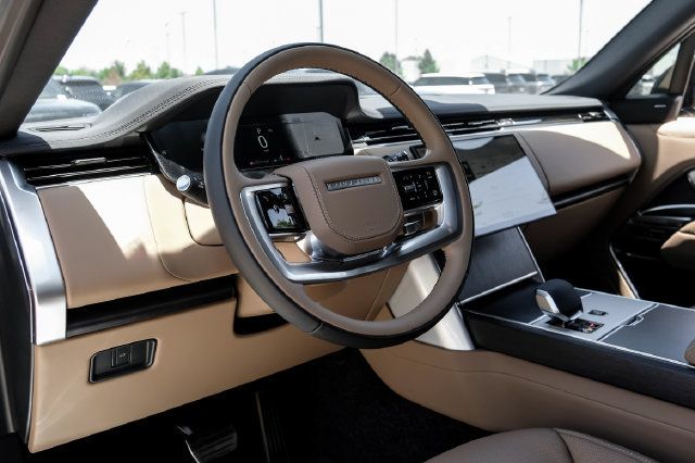 New 2026 Land Rover Range Rover SE AWD/4WD image 3