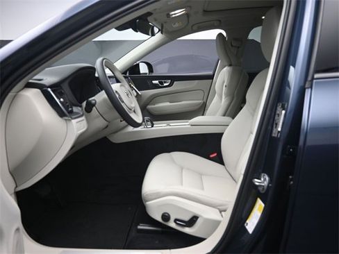New 2025 Volvo XC60 B5 Core image 15