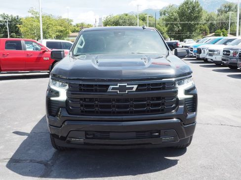 Used 2024 Chevrolet Silverado 1500 RST w/ Z71 Off-Road Package AWD/4WD image 2