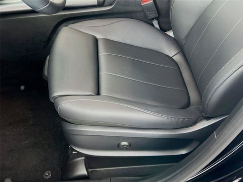 Certified 2024 Mercedes-Benz GLA 250 4MATIC image 19