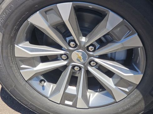 New 2026 Chevrolet Equinox LT w/ Convenience Package II AWD/4WD image 10
