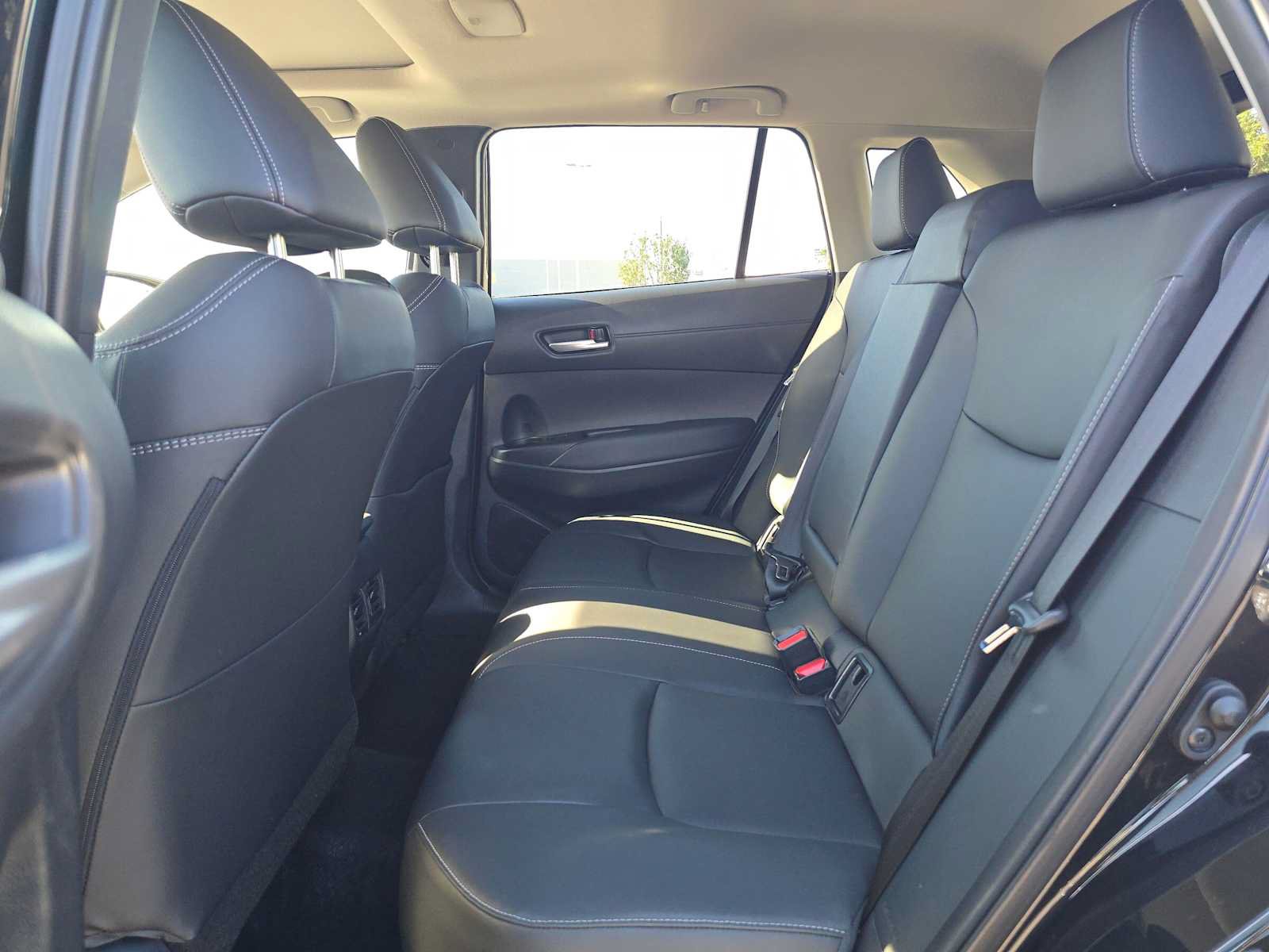 Certified 2025 Toyota Corolla Cross XLE w/ Convenience Package FWD image 16